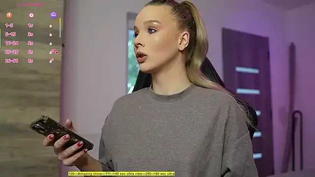 Freechat HeySiryy on StripChat