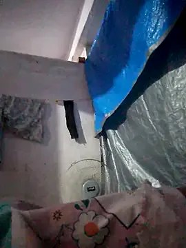 hiddennisha on StripChat