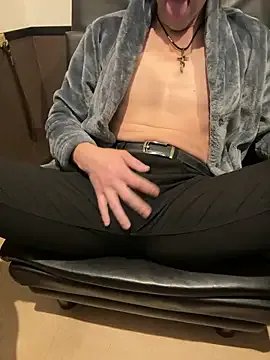 Hideen-real-face on StripChat