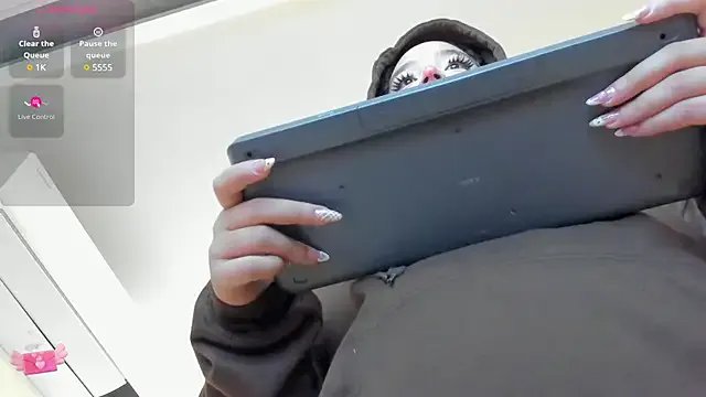 hinata_dolly on StripChat