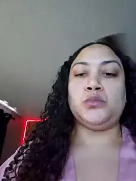 honeeyyy_pot on StripChat