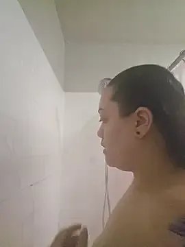 honeeyyy_pot on StripChat