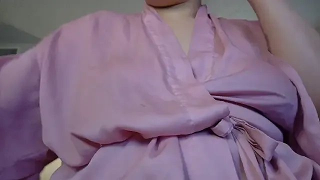 honeeyyy_pot on StripChat