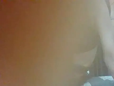 Honey_980 on StripChat