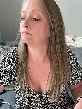 HoneyBluex on StripChat