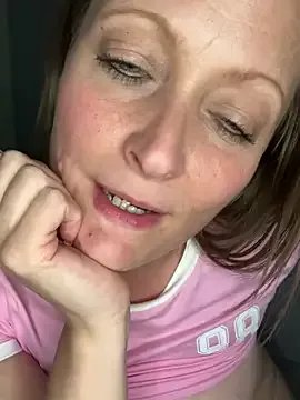 HoneyBluex on StripChat