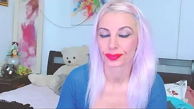 HoneyLara on StripChat