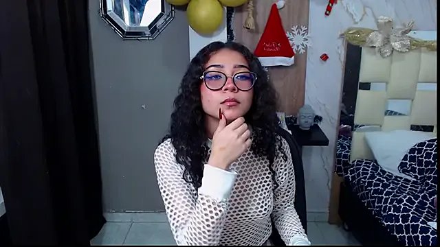 Freechat honeymoon_12 on StripChat