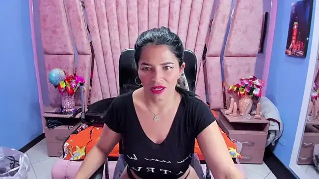 HornySkinny26 on StripChat