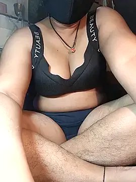 Freechat HotAishaa on StripChat