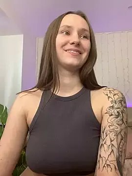 Freechat HotCaramellsTV on StripChat