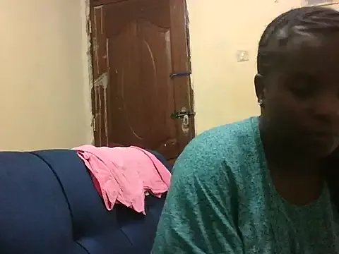 hotebbbyy on StripChat