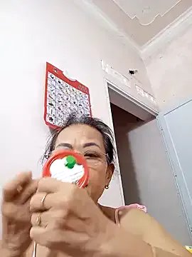 Hotestlove on StripChat