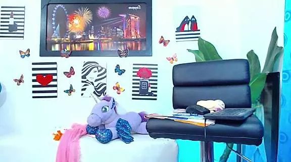 Hotgiirl_1 on StripChat