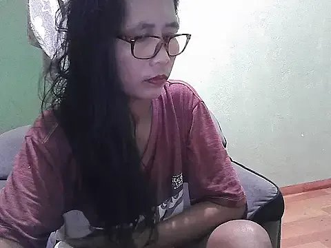 HotLadyPinay32 on StripChat