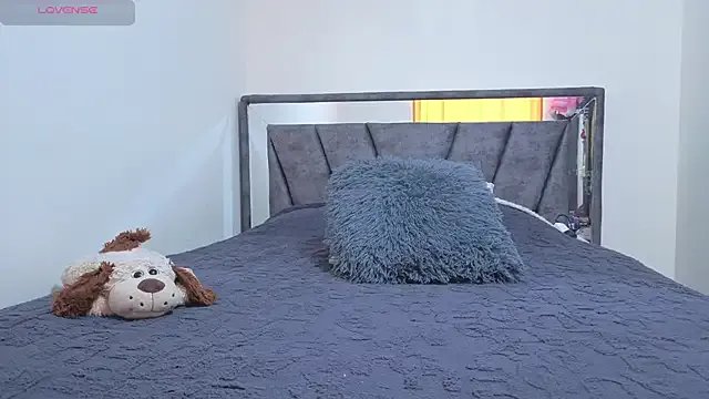 Freechat Hotsamantamature on StripChat