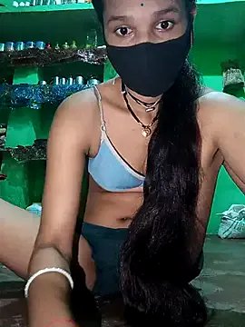 Hoty_girl_143 on StripChat