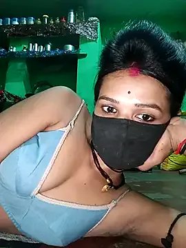 Hoty_girl_143 on StripChat