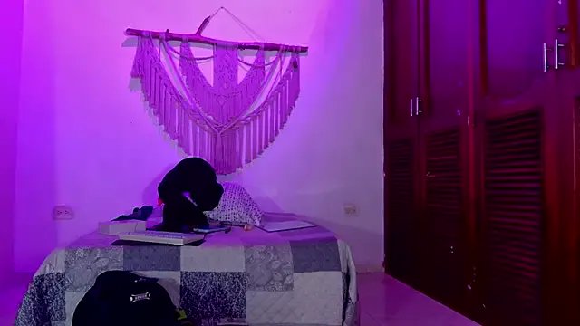 hubena_tg on StripChat