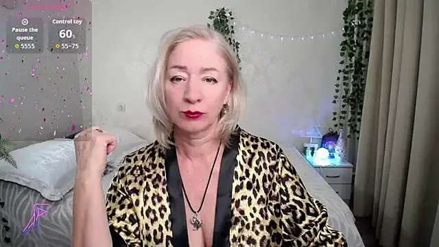 Freechat hunters_woman on StripChat