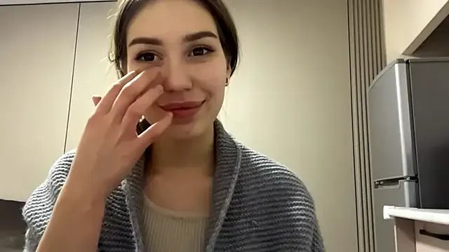 HypnoticEyeys — i wanna shwo you more of my body curves!