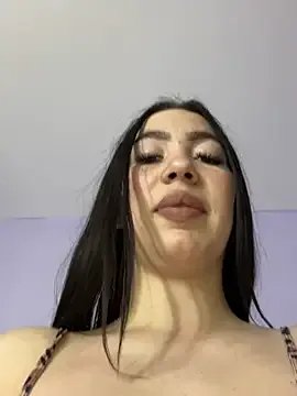 I_amSis — complete naked dezbracata