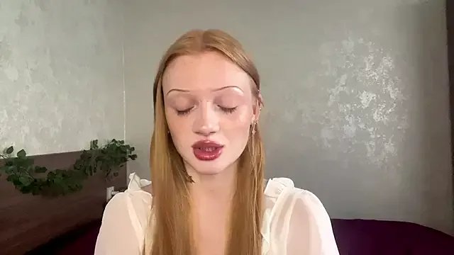 Freechat Iamlylu on StripChat