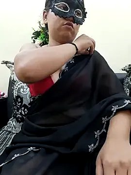 Iampriyaaa15 on StripChat