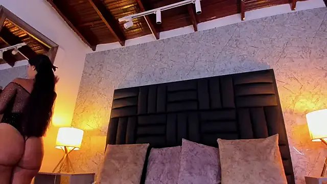 Freechat iara_martinez on StripChat