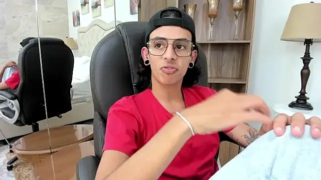 Ibratxandy — shirt off