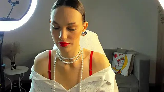 Ice_Strawberry on StripChat