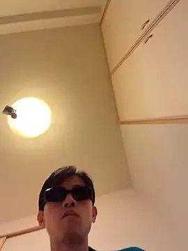 iiiviviii on StripChat