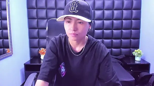 Im_Mathias on StripChat