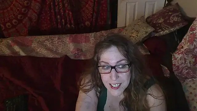 Ireallysquirt on StripChat