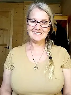 irinamaux on StripChat