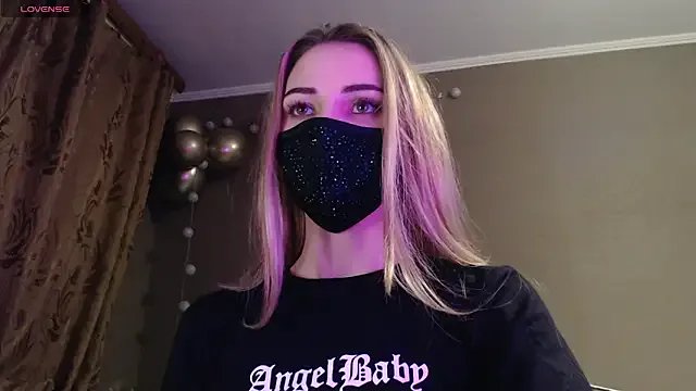 Iris_lave on StripChat