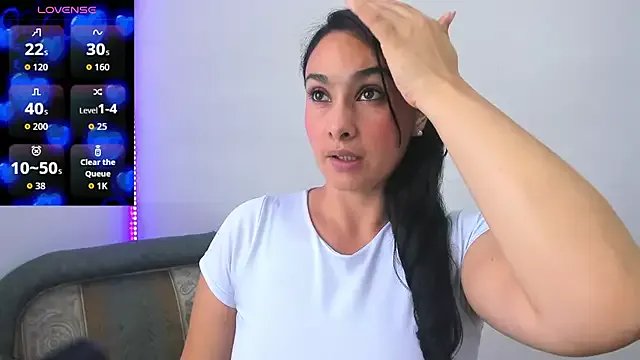 Isa-Giraldo on StripChat