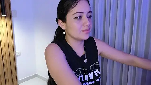 Isa_1207 on StripChat