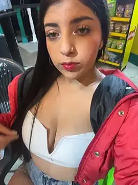 Isaa-Sweet on StripChat
