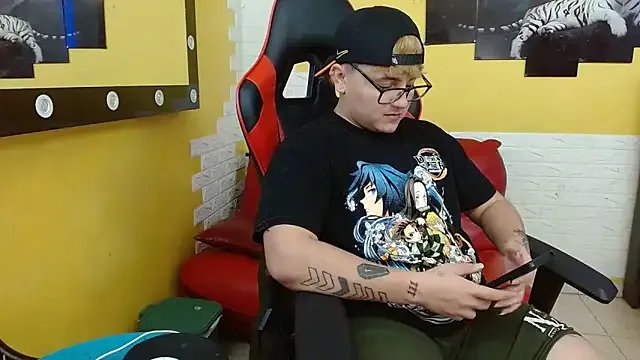 isabeautyx19 on StripChat