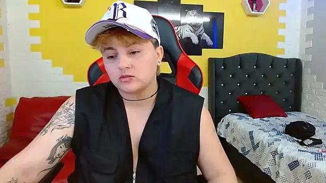 isabeautyx19 on StripChat