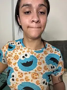 Isabella-Teen on StripChat