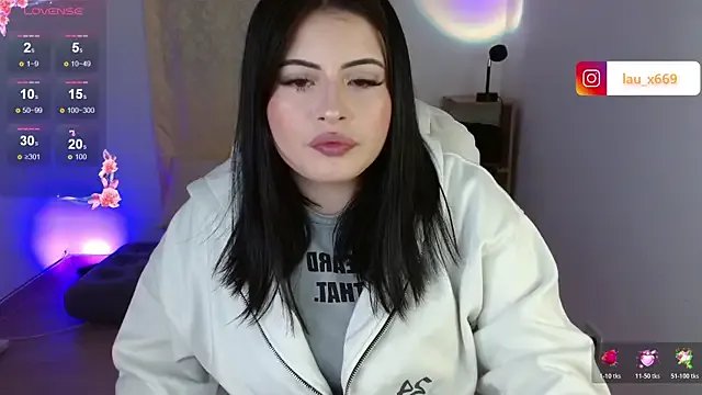 isabella1616 on StripChat