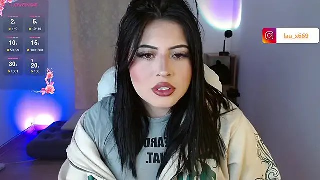 isabella1616 on StripChat