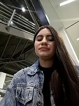 Isabella21_ on StripChat