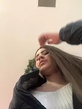 Isabella21_ on StripChat