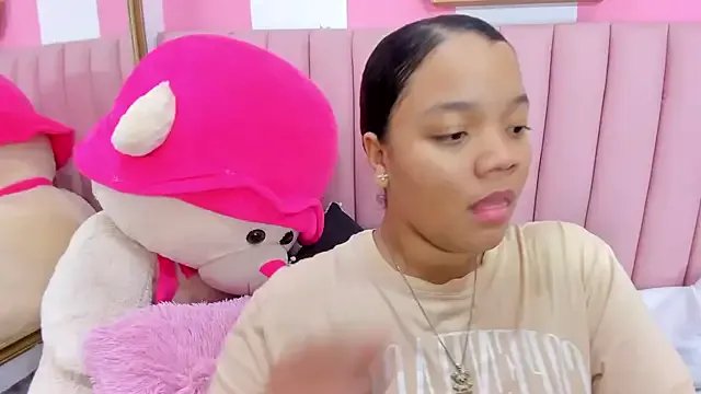 ISABELLA_020 on StripChat