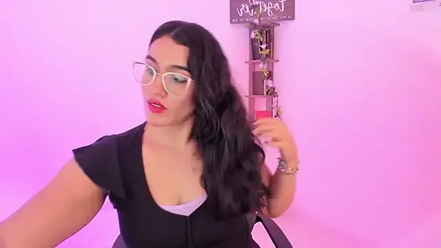 Freechat isabella_aristi03 on StripChat