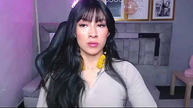 Isabella_Collen_v on StripChat