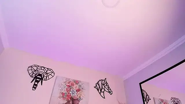 Isabella_Crofts on StripChat